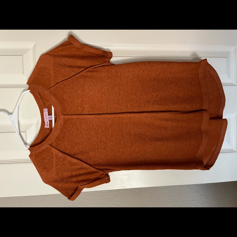 Burnt orange tee